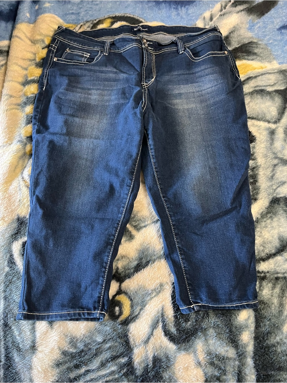 Wallflower Dark Blue Stretch Capri Jeans with Contrast Stitching